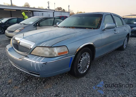 2008 Lincoln Town Car Signature Limited from USA, damaged, VIN 2LNHM82W78X635846